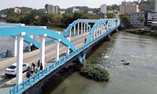 Prefeitura de Barra Mansa trabalha para restabelecer iluminação da Ponte dos Arcos